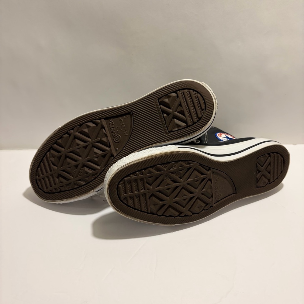 Converse Chuck Taylor All Star Leather High Top Sneaker in Black . - Picture 8 of 8